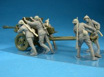 MiniArt 1:35 Scale - Soviet Artillery Crew On Maneuver