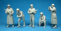 MiniArt 1:35 Scale - Soviet Heavy Artillery Crew